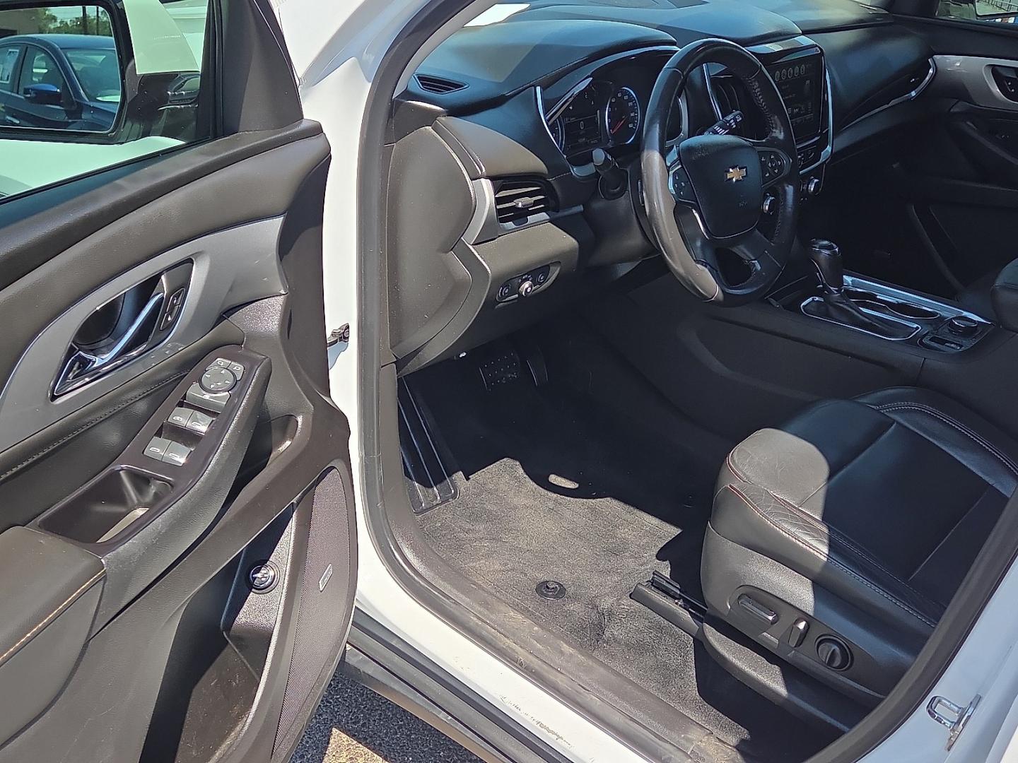 2019 Summit White - GAZ /Jet Black - H0Y Chevrolet Traverse RS (1GNERJKW1KJ) with an 3.6L V-6 gasoline direct injection, DOHC, VVT variable valve control, regular unleaded, engine with 310HP engine, located at 4110 Avenue Q, Lubbock, 79412, 33.556553, -101.855820 - 07/31/2026 KEY IN ENVELOPE GOD- Photo#9