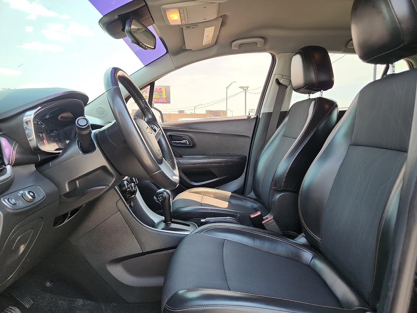 2020 BLACK /Jet Black - AES Chevrolet Trax FWD LT (KL7CJLSB2LB) with an ECOTEC 1.4L I-4 DOHC, variable valve control, intercooled turbo, regular unleaded, engine with 138HP engine, located at 4110 Avenue Q, Lubbock, 79412, 33.556553, -101.855820- Photo#7