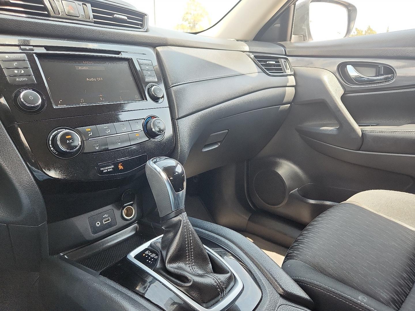2018 GRAY /Charcoal - G Nissan Rogue S (KNMAT2MT3JP) with an 2.5L I-4 DOHC, variable valve control, regular gasoline, engine with 170HP engine, located at 4110 Avenue Q, Lubbock, 79412, 33.556553, -101.855820 - 08/28/2026 KEY IN ENVELOPE GOD- Photo#12