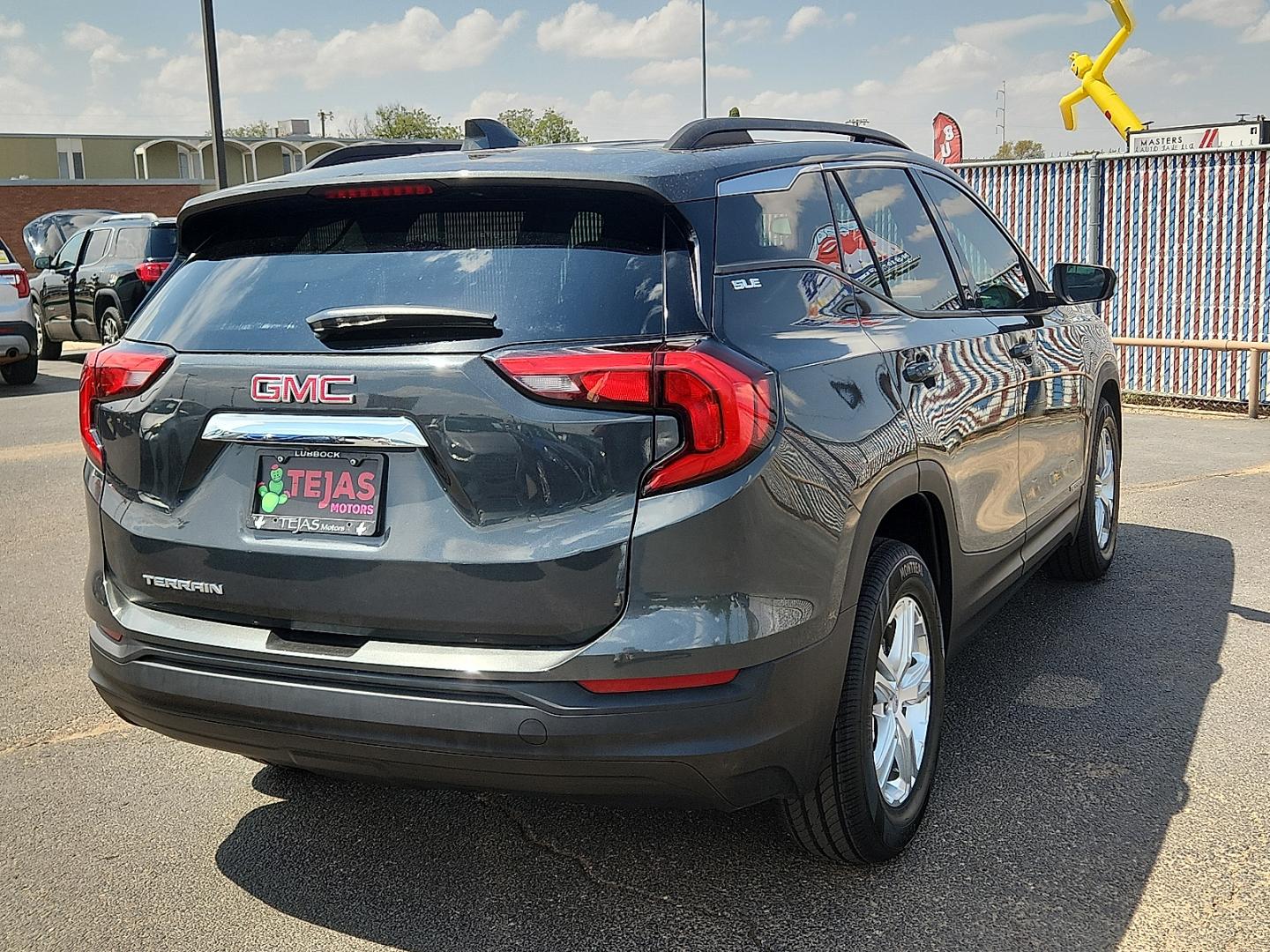 2018 GRAY GMC Terrain SLE (3GKALMEV7JL) with an 1.5L I-4 direct injection, DOHC, variable valve control, intercooled turbo, regular gasoline, engine with 170HP engine, located at 4110 Avenue Q, Lubbock, 79412, 33.556553, -101.855820 - 08/28/2026 KEY IN ENVELOPE GOD- Photo#3
