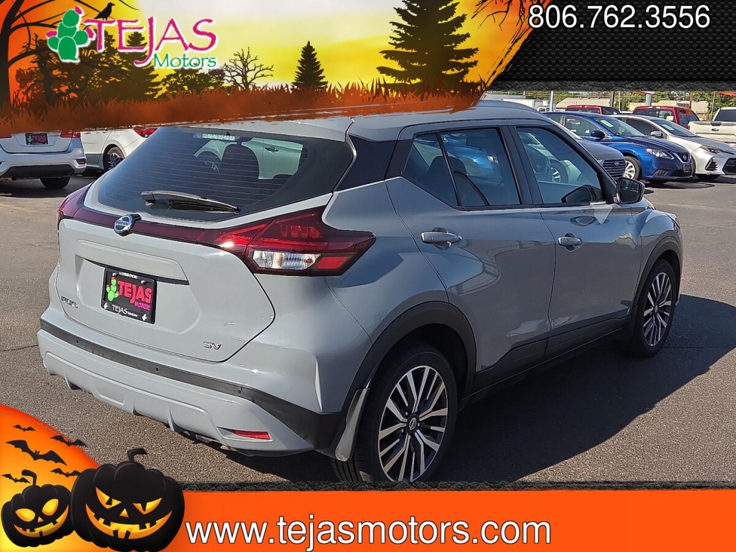 2021 Boulder Gray Pearl - KBY /Charcoal - G Nissan Kicks SV Xtronic CVT (3N1CP5CV7ML) with an 1.6L I-4 DOHC, CVTCS variable valve control, regular gasoline, engine with 122HP engine, located at 4110 Avenue Q, Lubbock, 79412, 33.556553, -101.855820- Photo#2