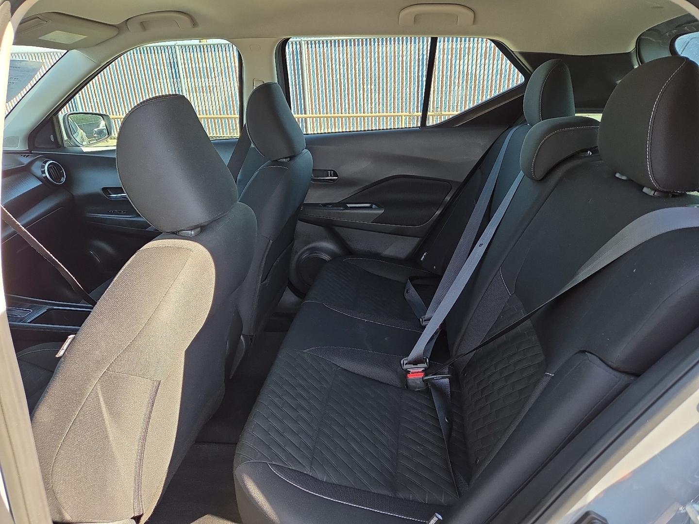 2021 Boulder Gray Pearl - KBY /Charcoal - G Nissan Kicks SV Xtronic CVT (3N1CP5CV7ML) with an 1.6L I-4 DOHC, CVTCS variable valve control, regular gasoline, engine with 122HP engine, located at 4110 Avenue Q, Lubbock, 79412, 33.556553, -101.855820- Photo#6