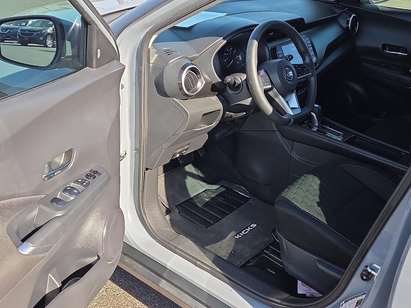 2021 Boulder Gray Pearl - KBY /Charcoal - G Nissan Kicks SV Xtronic CVT (3N1CP5CV7ML) with an 1.6L I-4 DOHC, CVTCS variable valve control, regular gasoline, engine with 122HP engine, located at 4110 Avenue Q, Lubbock, 79412, 33.556553, -101.855820- Photo#7