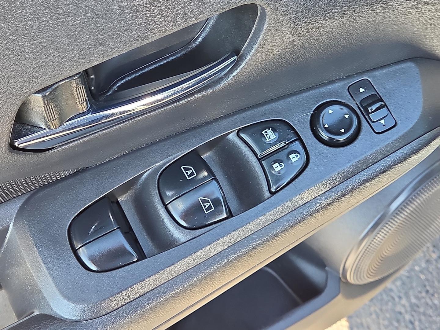 2021 Boulder Gray Pearl - KBY /Charcoal - G Nissan Kicks SV Xtronic CVT (3N1CP5CV7ML) with an 1.6L I-4 DOHC, CVTCS variable valve control, regular gasoline, engine with 122HP engine, located at 4110 Avenue Q, Lubbock, 79412, 33.556553, -101.855820- Photo#9