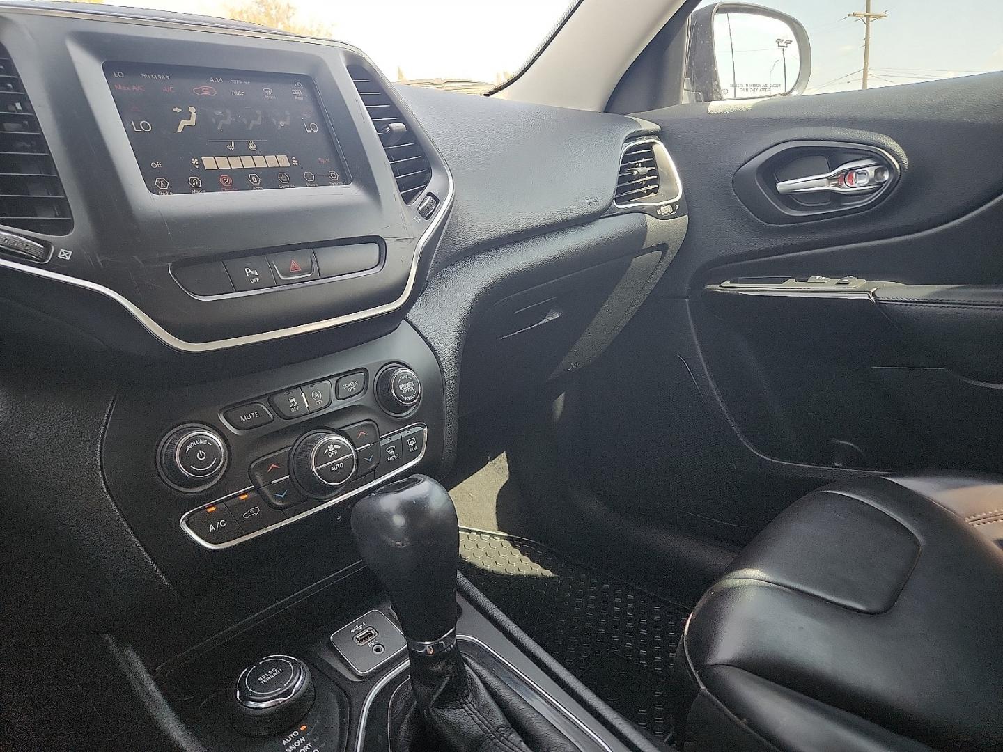 2019 BLACK /Black - X9 Jeep Cherokee Altitude 4x4 (1C4PJMLB6KD) with an MultiAir2 Tigershark 2.4L I-4 variable valve control, regular gasoline, engine with 180HP engine, located at 4110 Avenue Q, Lubbock, 79412, 33.556553, -101.855820 - 08/29/2026 key in envelope god- Photo#12