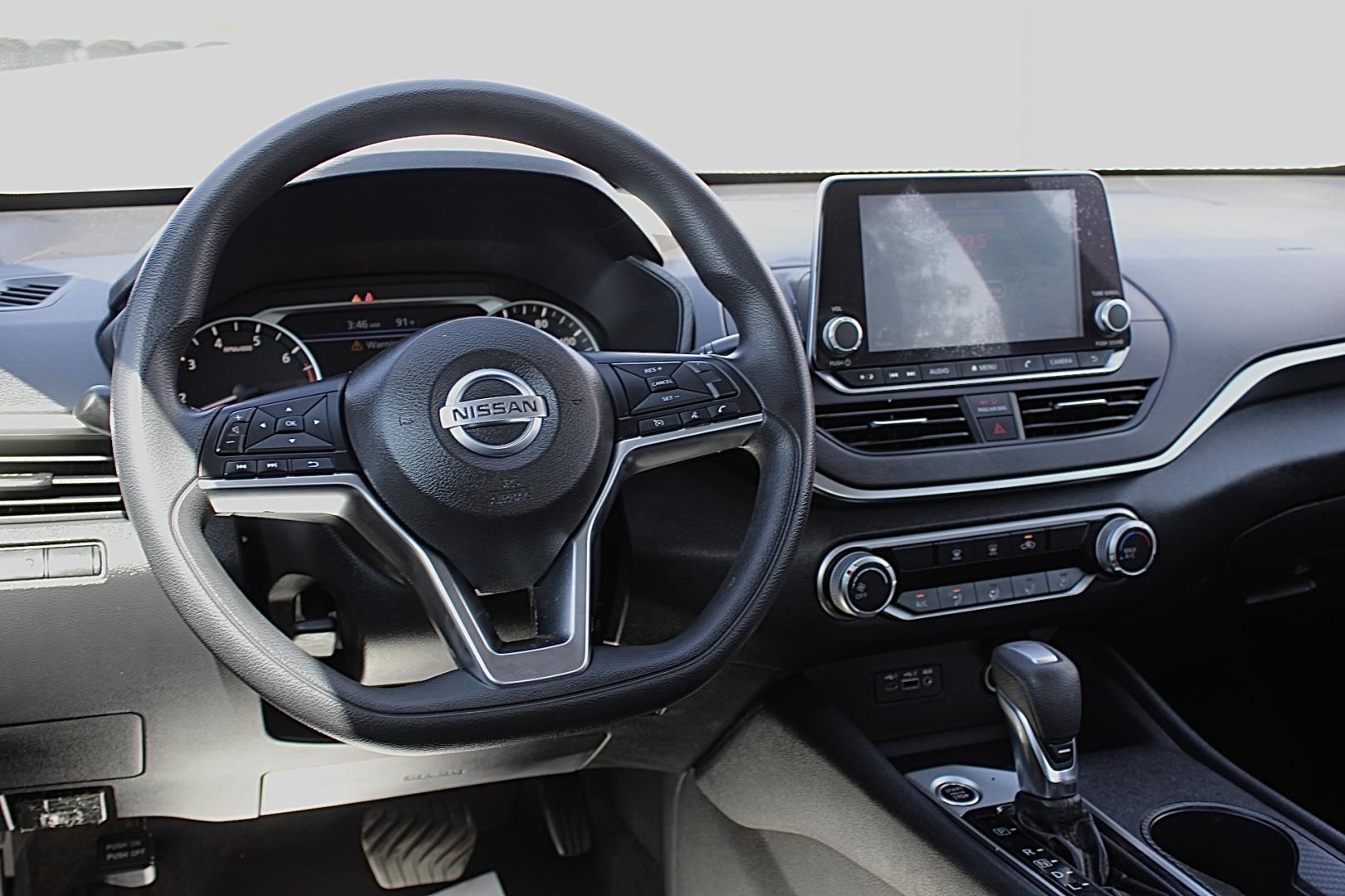 2020 GRAY Nissan Altima S FWD (1N4BL4BV3LC) with an 2.5L I-4 direct injection, DOHC, CVTCS variable valve control, regular gasoline, engine with 188HP engine, located at 4110 Avenue Q, Lubbock, 79412, 33.556553, -101.855820 - 09/04/2026 KEY IN ENVELOPE GOD- Photo#6