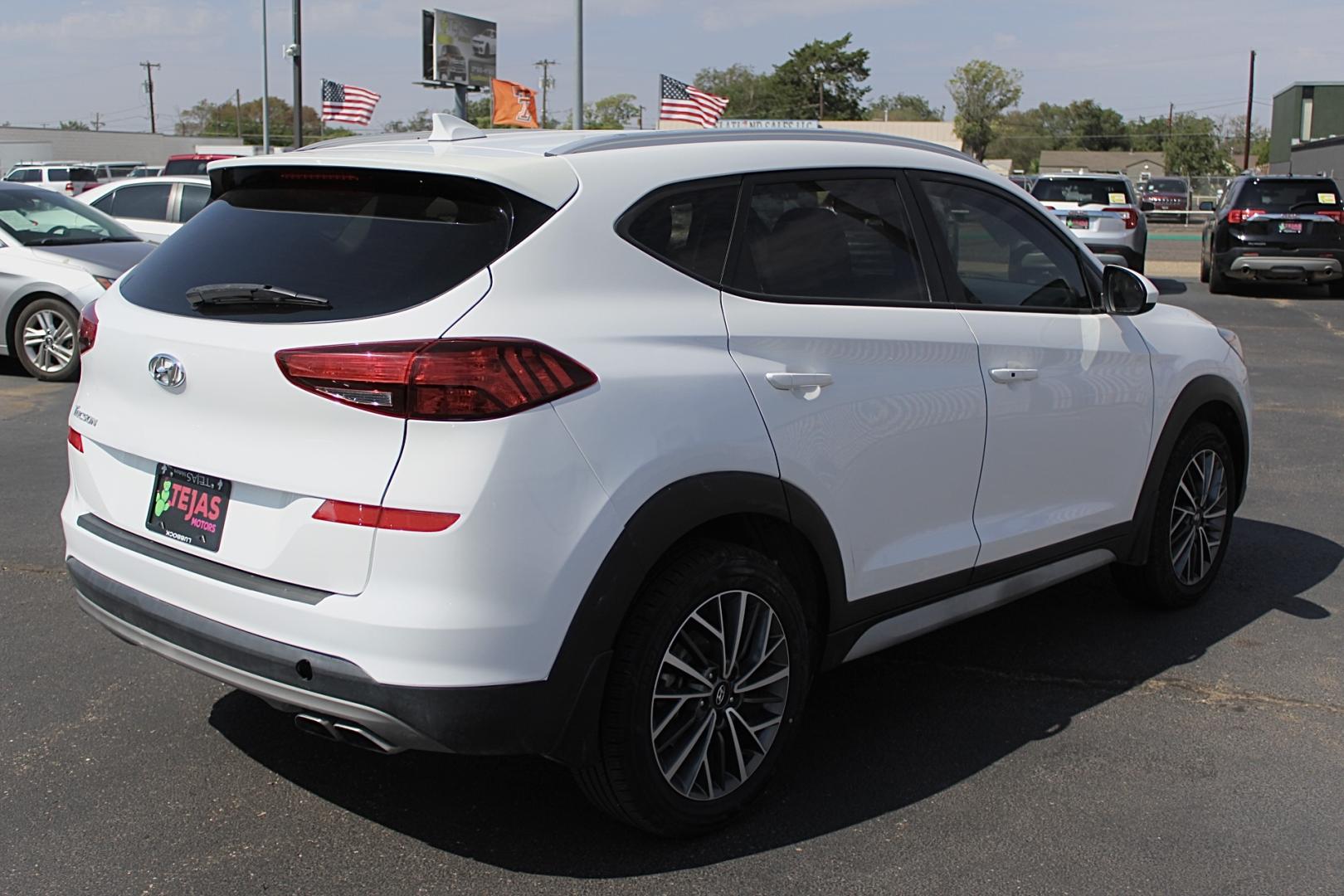 2021 WHITE Hyundai Tucson SEL (KM8J33ALXMU) with an Theta 2.4L I-4 direct injection, DOHC, CVVT variable valve control, regular gasoline, engine with 181HP engine, located at 4110 Avenue Q, Lubbock, 79412, 33.556553, -101.855820- Photo#3