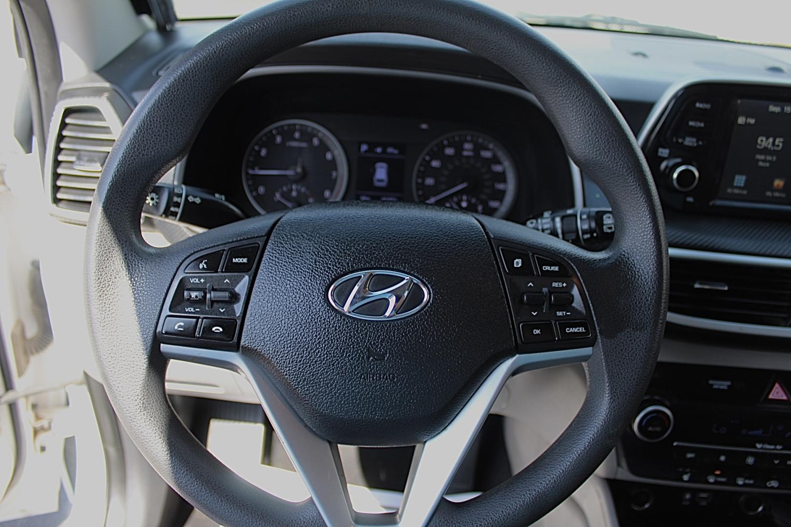 2021 WHITE Hyundai Tucson SEL (KM8J33ALXMU) with an Theta 2.4L I-4 direct injection, DOHC, CVVT variable valve control, regular gasoline, engine with 181HP engine, located at 4110 Avenue Q, Lubbock, 79412, 33.556553, -101.855820- Photo#11