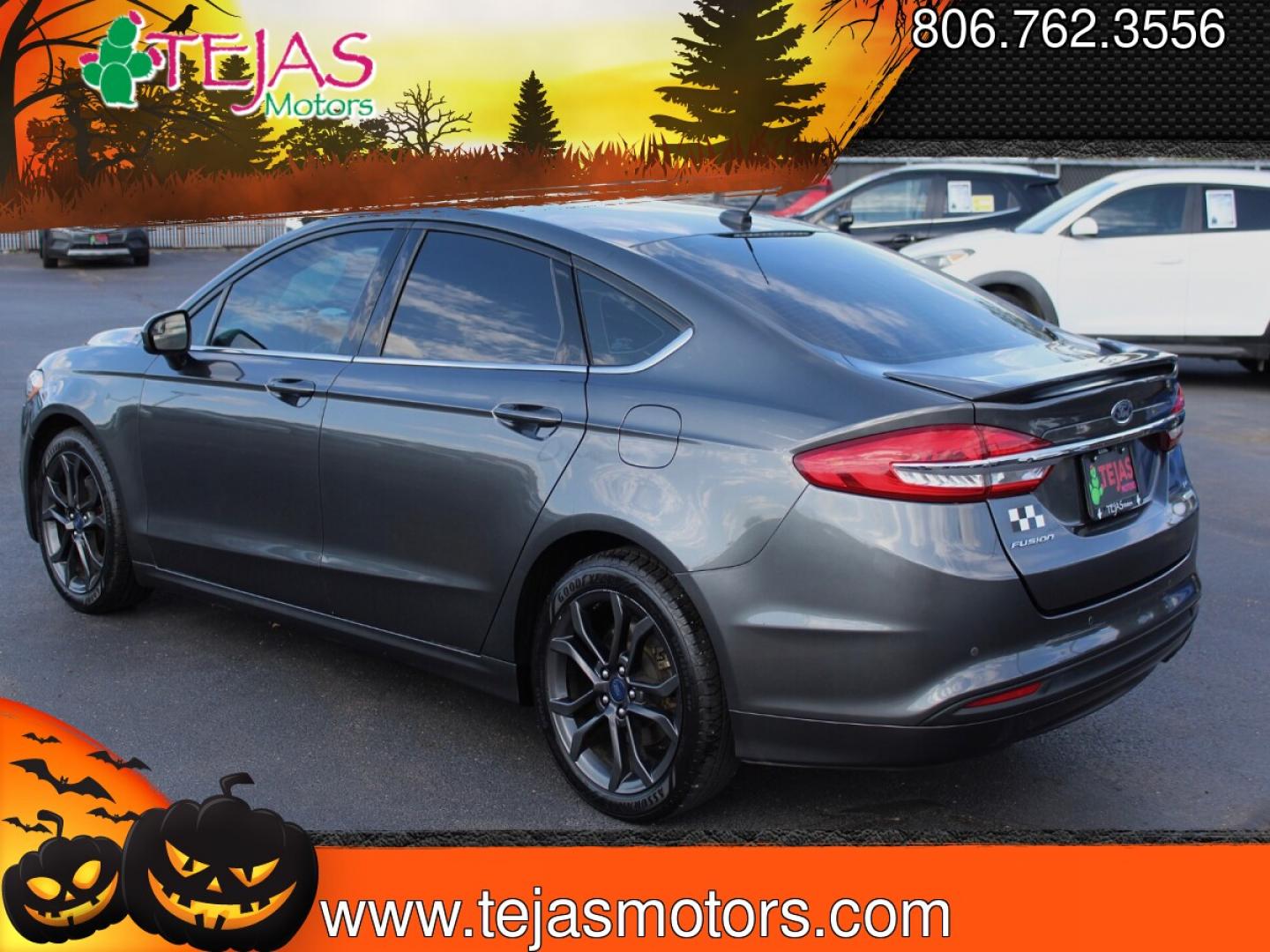 2018 GRAY Ford Fusion SE (3FA6P0HD3JR) with an 1.5L EcoBoost Engine engine, located at 4110 Avenue Q, Lubbock, 79412, 33.556553, -101.855820- Photo#3