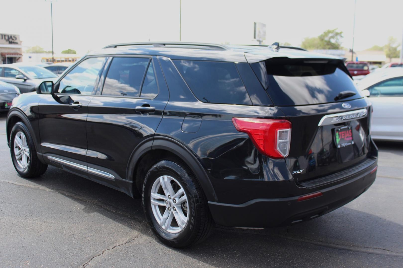 2020 BLACK Ford Explorer XLT 2WD (1FMSK7DH4LG) with an 2.3L L4 DOHC 16V engine, 10A transmission, located at 3701 Avenue Q, Lubbock, 79412, 33.560417, -101.855019- Photo#2