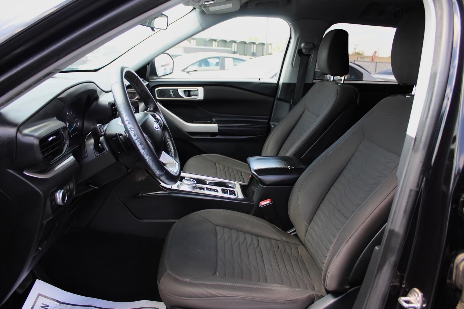 2020 BLACK Ford Explorer XLT 2WD (1FMSK7DH4LG) with an 2.3L L4 DOHC 16V engine, 10A transmission, located at 3701 Avenue Q, Lubbock, 79412, 33.560417, -101.855019- Photo#5