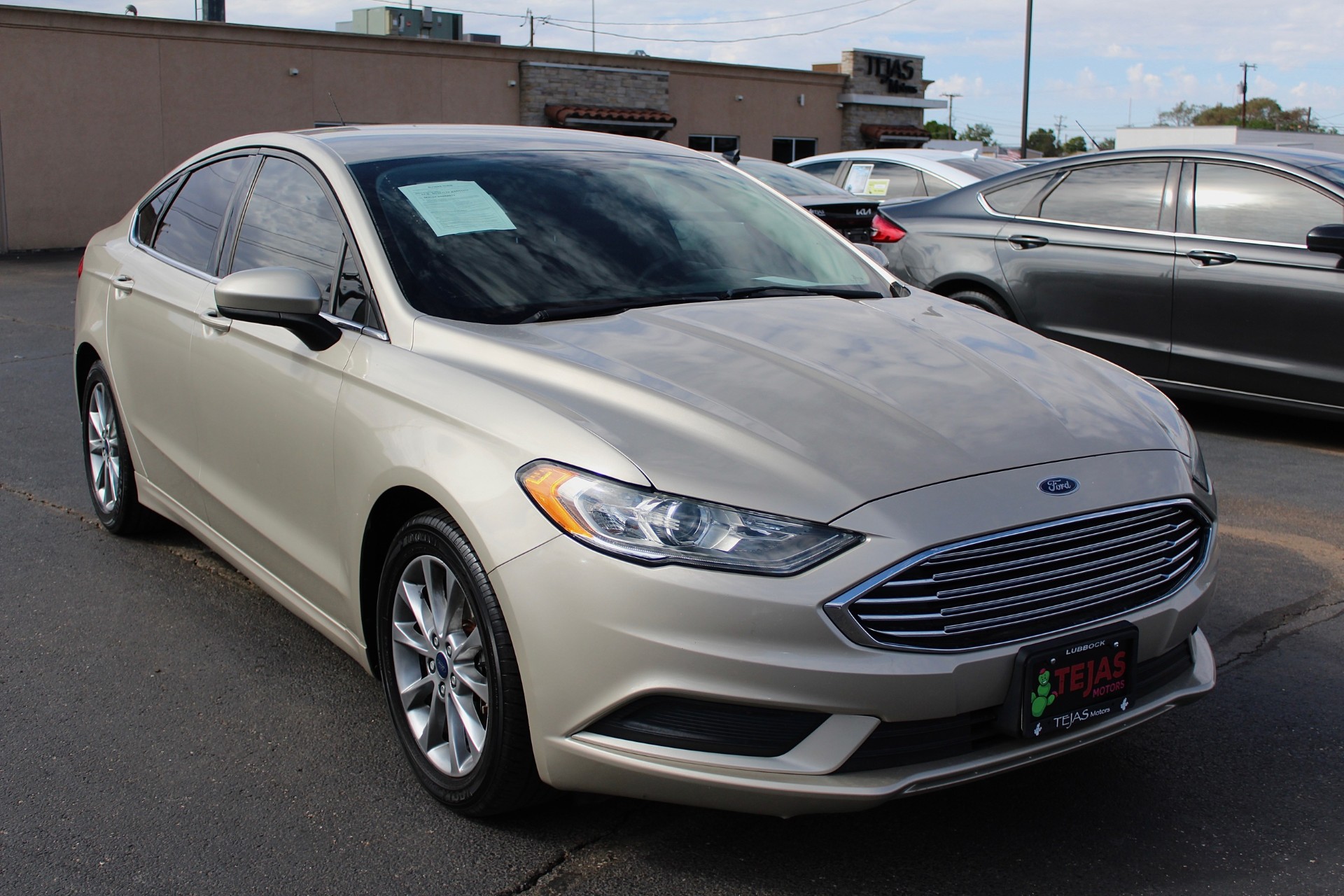 photo of 2017 Ford Fusion SE