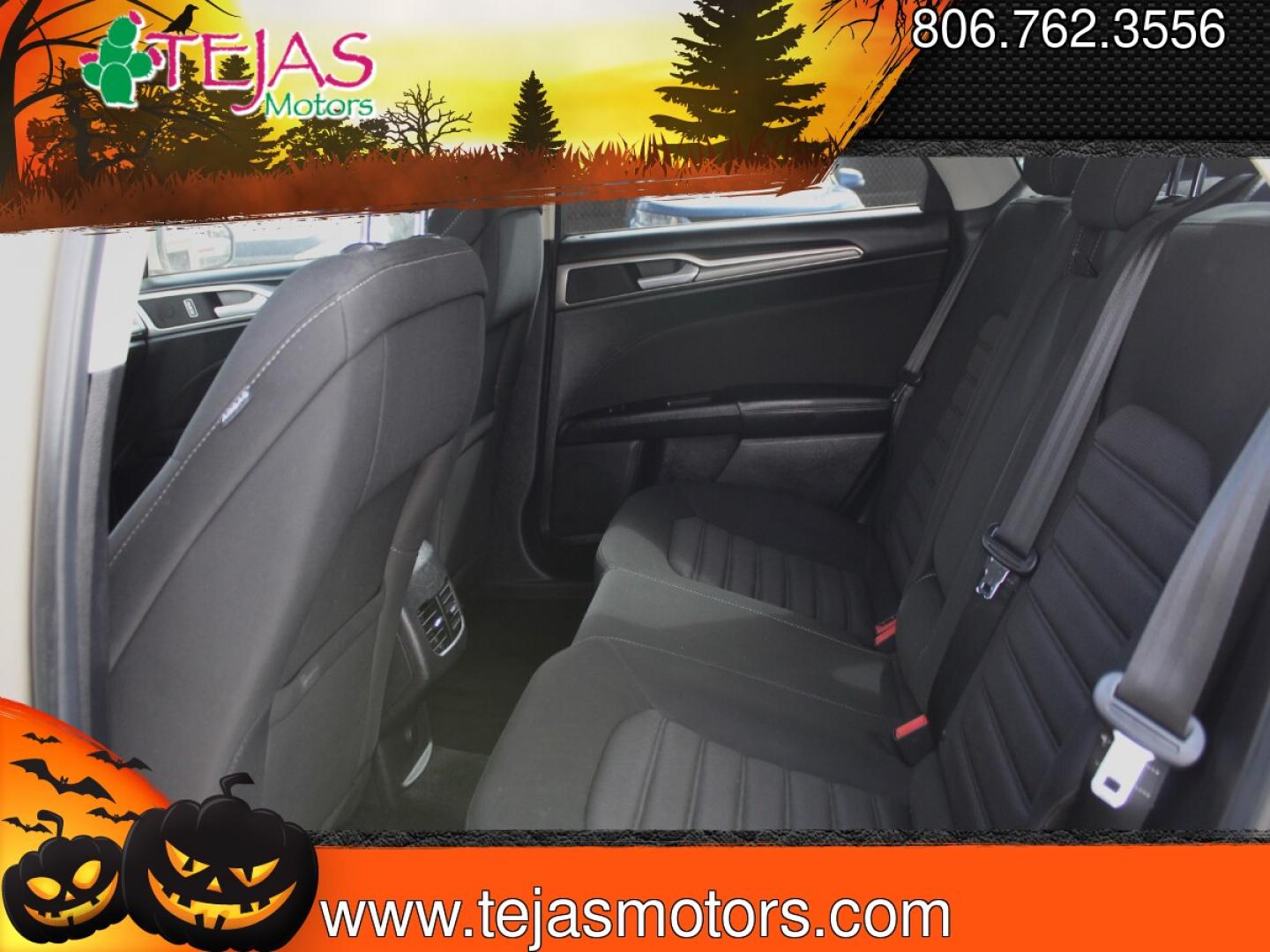 2017 Tan Ford Fusion SE (3FA6P0HD4HR) with an 1.5L L4 DOHC 16V engine, 6A transmission, located at 4110 Avenue Q, Lubbock, 79412, 33.556553, -101.855820- Photo#4