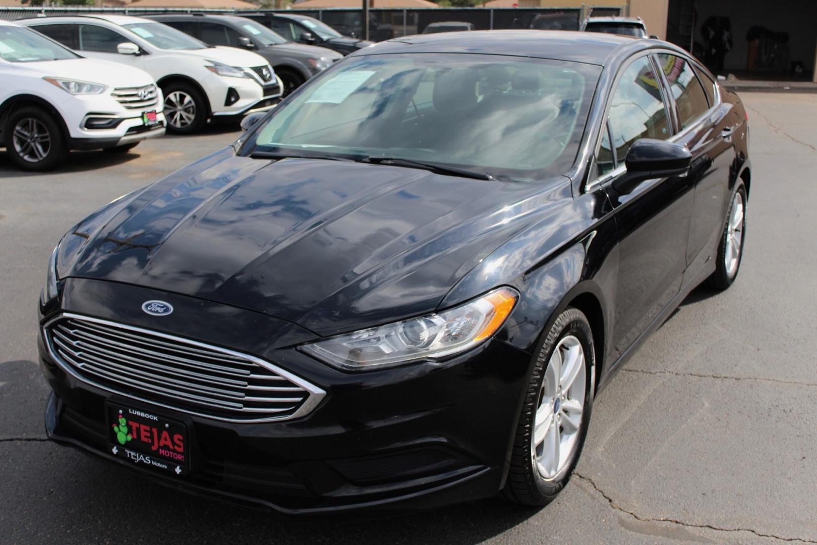 2018 Ford Fusion SE (3FA6P0HD3JR) with an 1.5L L4 DOHC 16V engine, 6A transmission, located at 4110 Avenue Q, Lubbock, 79412, 33.556553, -101.855820- Photo#1