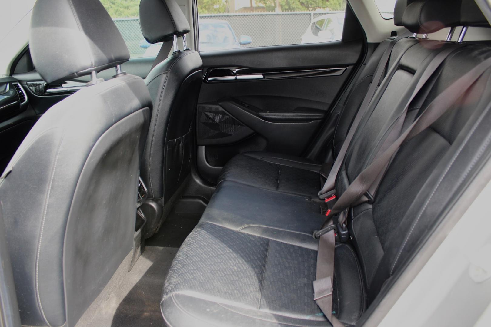 2021 GRAY Kia Seltos EX (KNDERCAA2M7) with an 2.0L L4 DOHC 16V engine, CVT transmission, located at 3701 Avenue Q, Lubbock, 79412, 33.560417, -101.855019- Photo#7