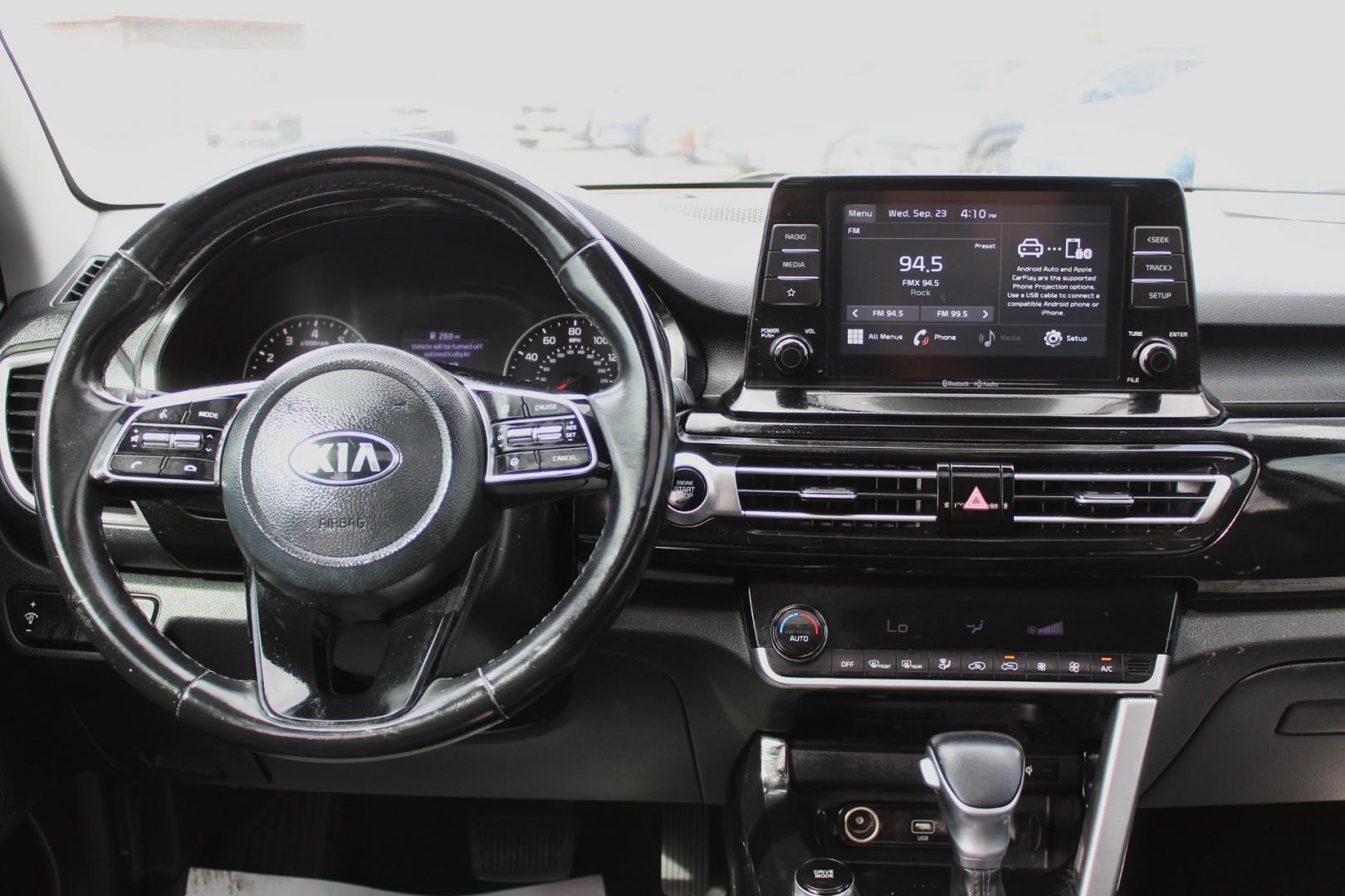 2021 GRAY Kia Seltos EX (KNDERCAA2M7) with an 2.0L L4 DOHC 16V engine, CVT transmission, located at 3701 Avenue Q, Lubbock, 79412, 33.560417, -101.855019- Photo#10