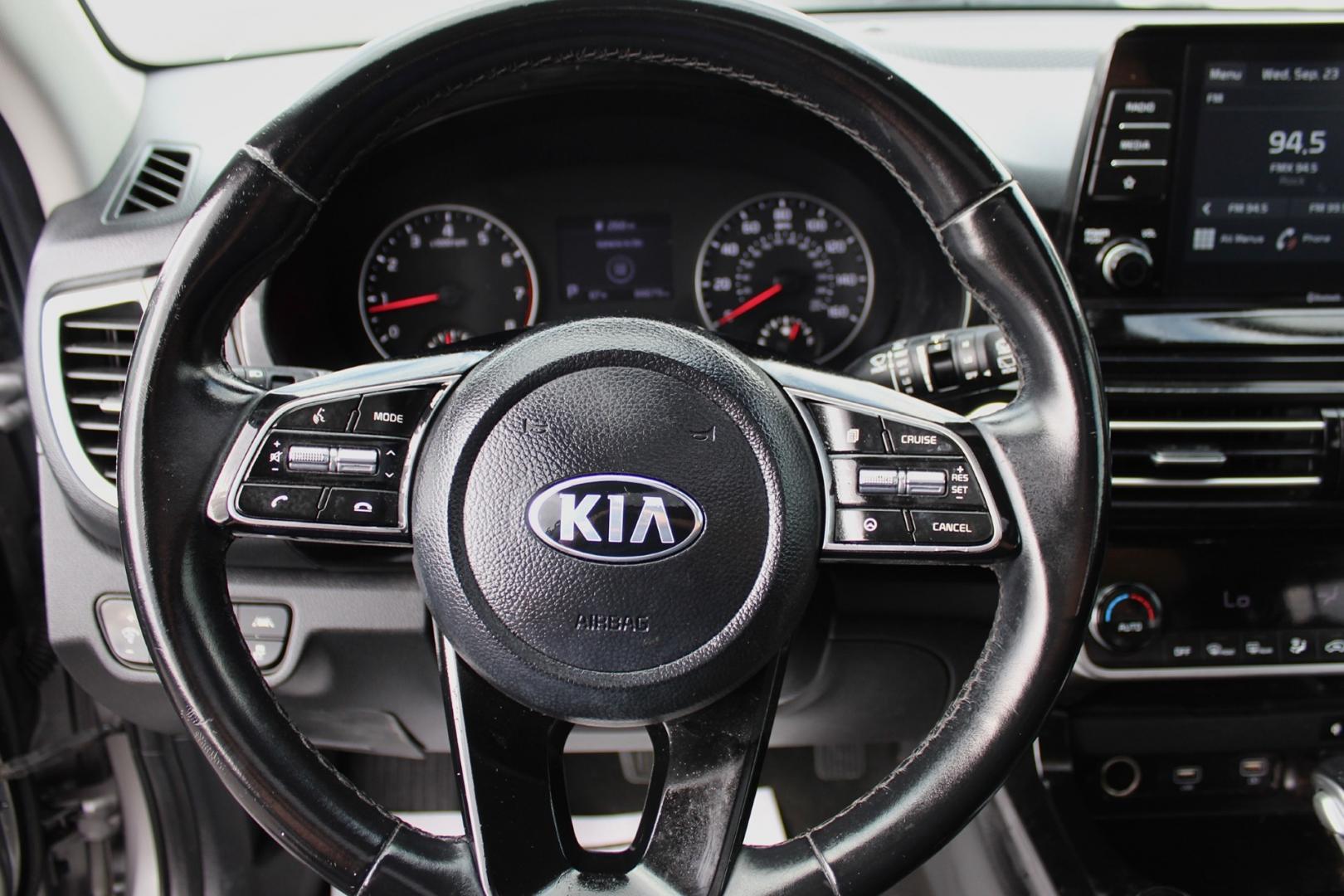 2021 GRAY Kia Seltos EX (KNDERCAA2M7) with an 2.0L L4 DOHC 16V engine, CVT transmission, located at 3701 Avenue Q, Lubbock, 79412, 33.560417, -101.855019- Photo#8