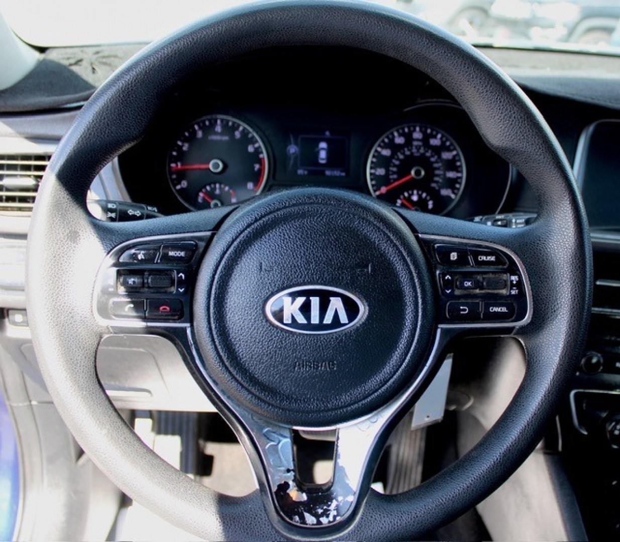 2018 Kia Optima LX (5XXGT4L3XJG) with an 2.4L L4 DOHC 16V engine, 6A transmission, located at 4110 Avenue Q, Lubbock, 79412, 33.556553, -101.855820- Photo#6