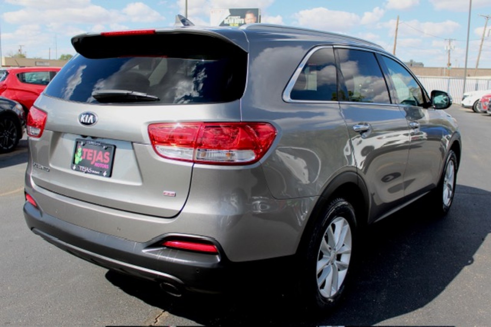 2017 Kia Sorento L 2WD (5XYPG4A38HG) with an 2.4L L4 DOHC 16V engine, 6A transmission, located at 4110 Avenue Q, Lubbock, 79412, 33.556553, -101.855820- Photo#1