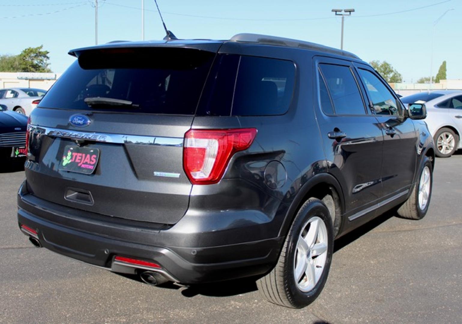 2019 Ford Explorer XLT FWD (1FM5K7DH7KG) with an 2.3L L4 DOHC 16V engine, 6A transmission, located at 4110 Avenue Q, Lubbock, 79412, 33.556553, -101.855820- Photo#2