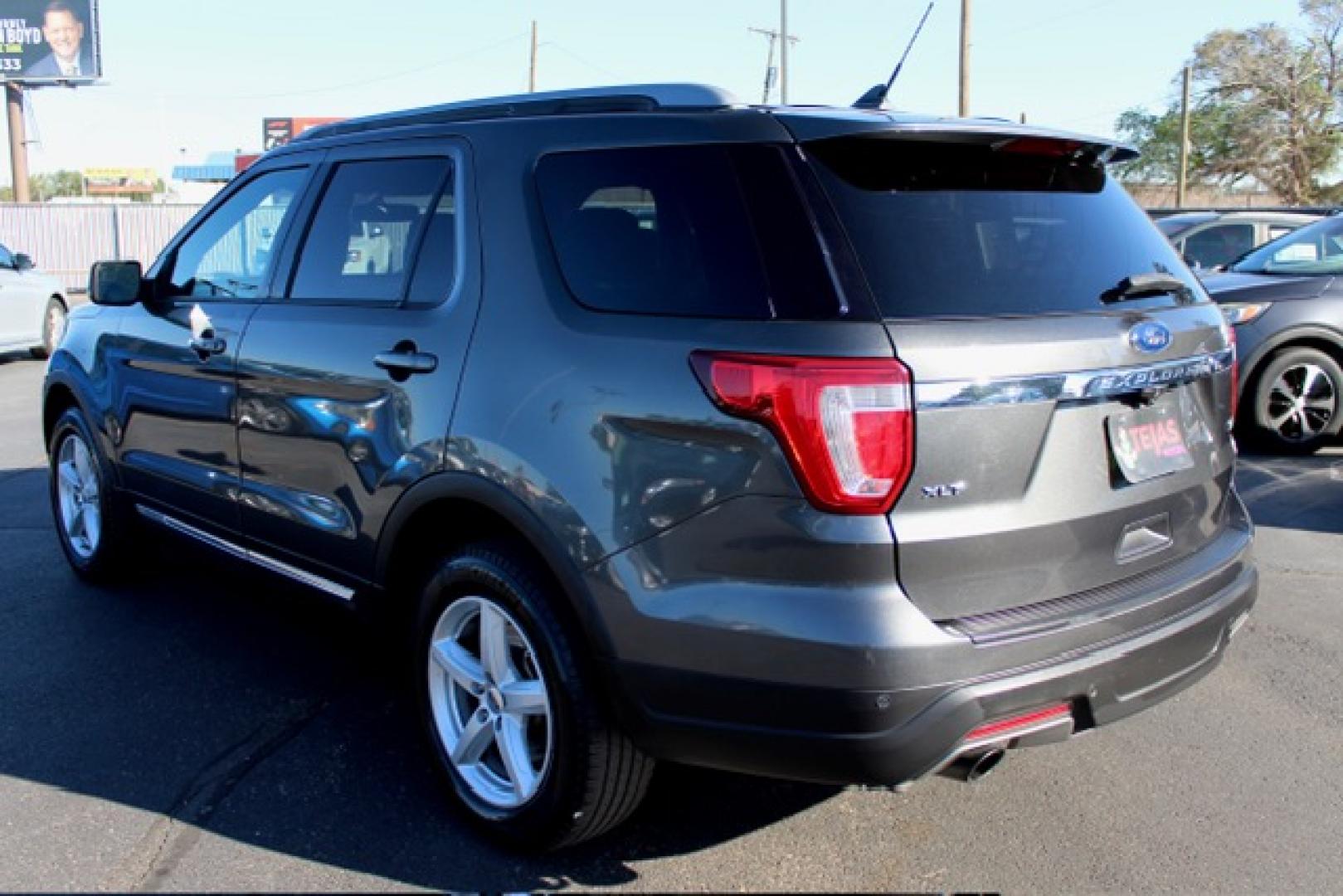 2019 Ford Explorer XLT FWD (1FM5K7DH7KG) with an 2.3L L4 DOHC 16V engine, 6A transmission, located at 4110 Avenue Q, Lubbock, 79412, 33.556553, -101.855820- Photo#3