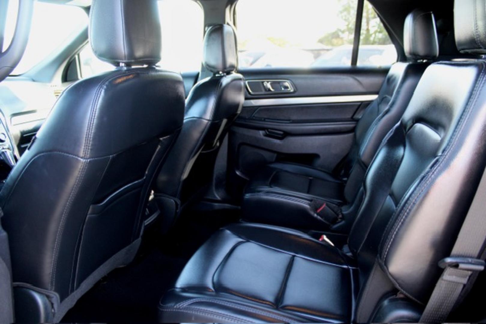 2019 Ford Explorer XLT FWD (1FM5K7DH7KG) with an 2.3L L4 DOHC 16V engine, 6A transmission, located at 4110 Avenue Q, Lubbock, 79412, 33.556553, -101.855820- Photo#7