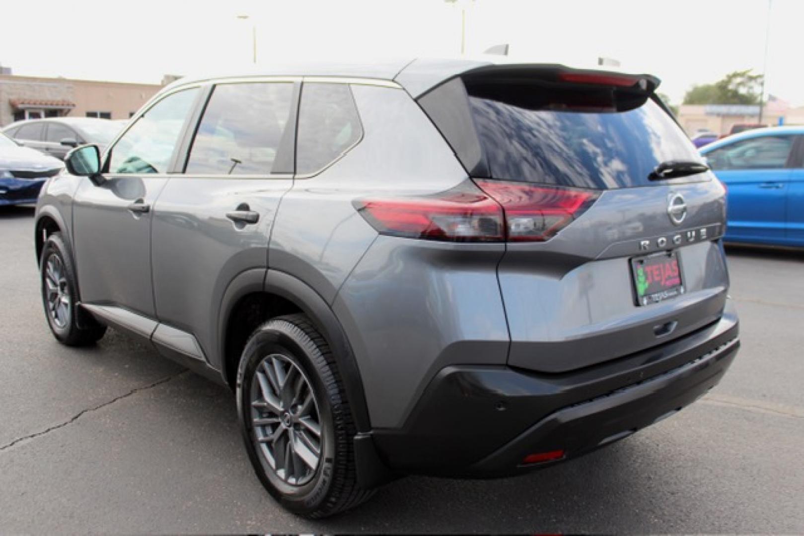 2021 Nissan Rogue S (5N1AT3AA3MC) with an 2.5L L4 DOHC 16V engine, CVT transmission, located at 4110 Avenue Q, Lubbock, 79412, 33.556553, -101.855820- Photo#2