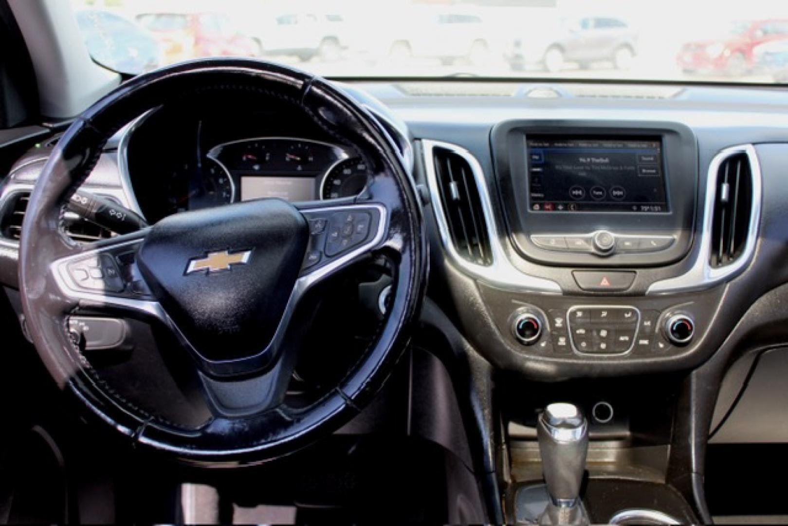 2019 Chevrolet Equinox LT 1.5 2WD (2GNAXKEV5K6) with an 1.5L L4 DIR DOHC 16V TURBO engine, 6A transmission, located at 4110 Avenue Q, Lubbock, 79412, 33.556553, -101.855820- Photo#5