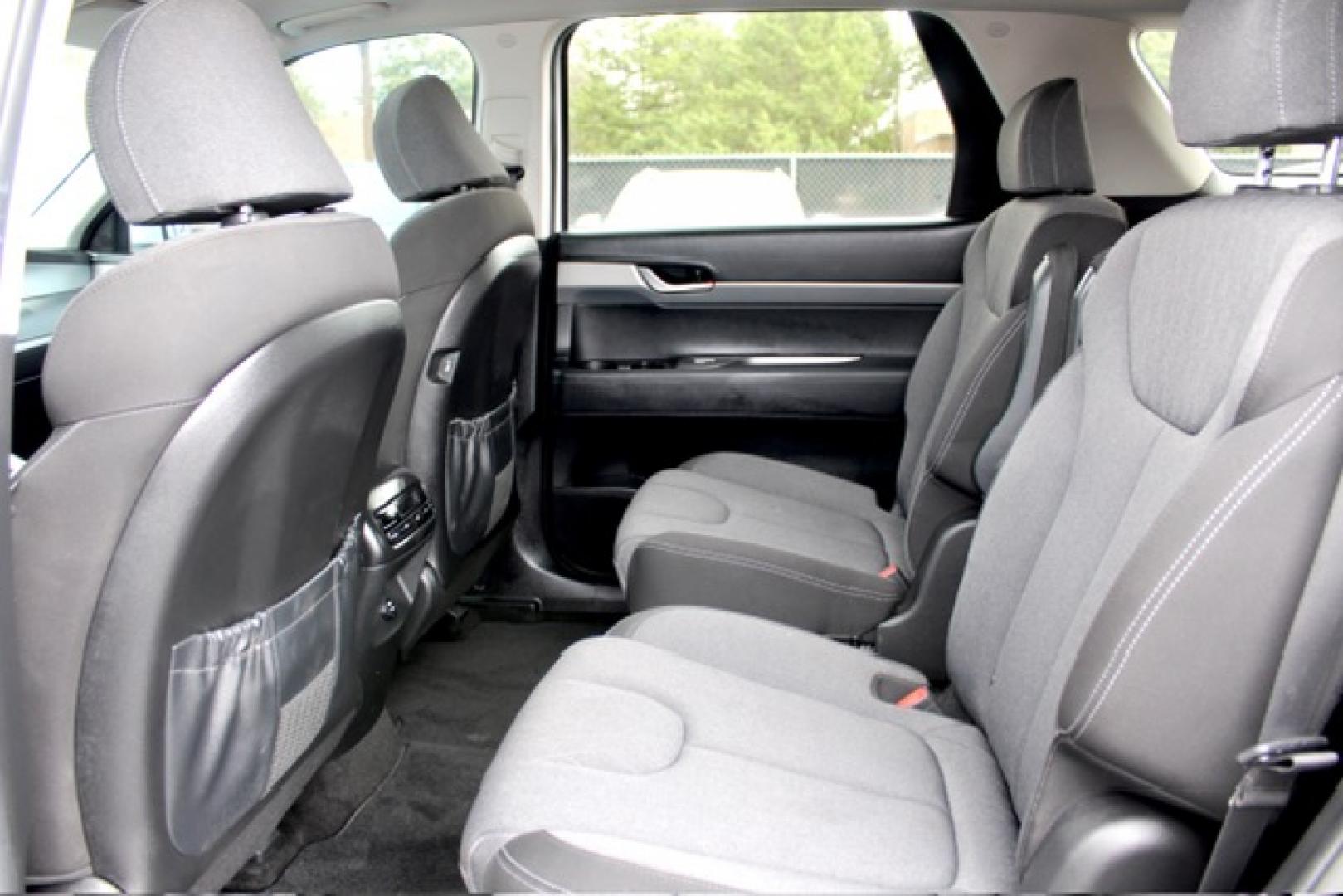 2021 Hyundai Palisade SEL (KM8R24HE6MU) with an 3.8L V6 DOHC 24V engine, 8A transmission, located at 4110 Avenue Q, Lubbock, 79412, 33.556553, -101.855820- Photo#6