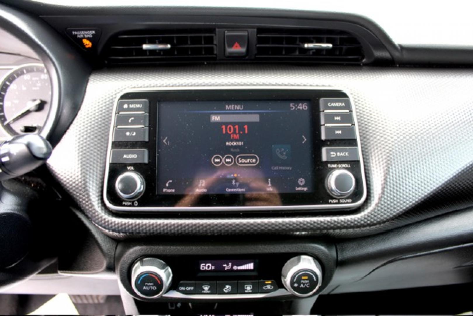 2020 Nissan Kicks SV (3N1CP5CV8LL) with an 1.6L L4 engine, CVT transmission, located at 4110 Avenue Q, Lubbock, 79412, 33.556553, -101.855820- Photo#6